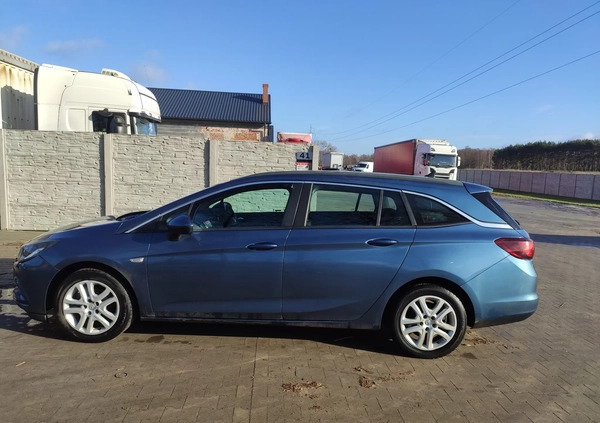 Opel Astra cena 12850 przebieg: 140000, rok produkcji 2017 z Halinów małe 79